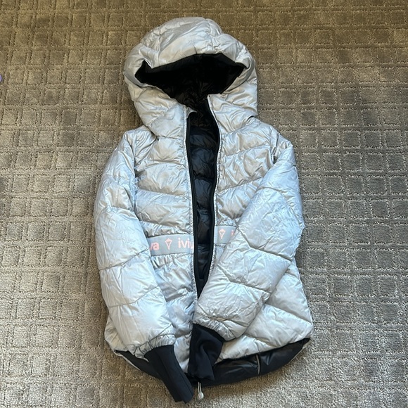 black/gray reversible Ivivva jacket - Picture 3 of 5